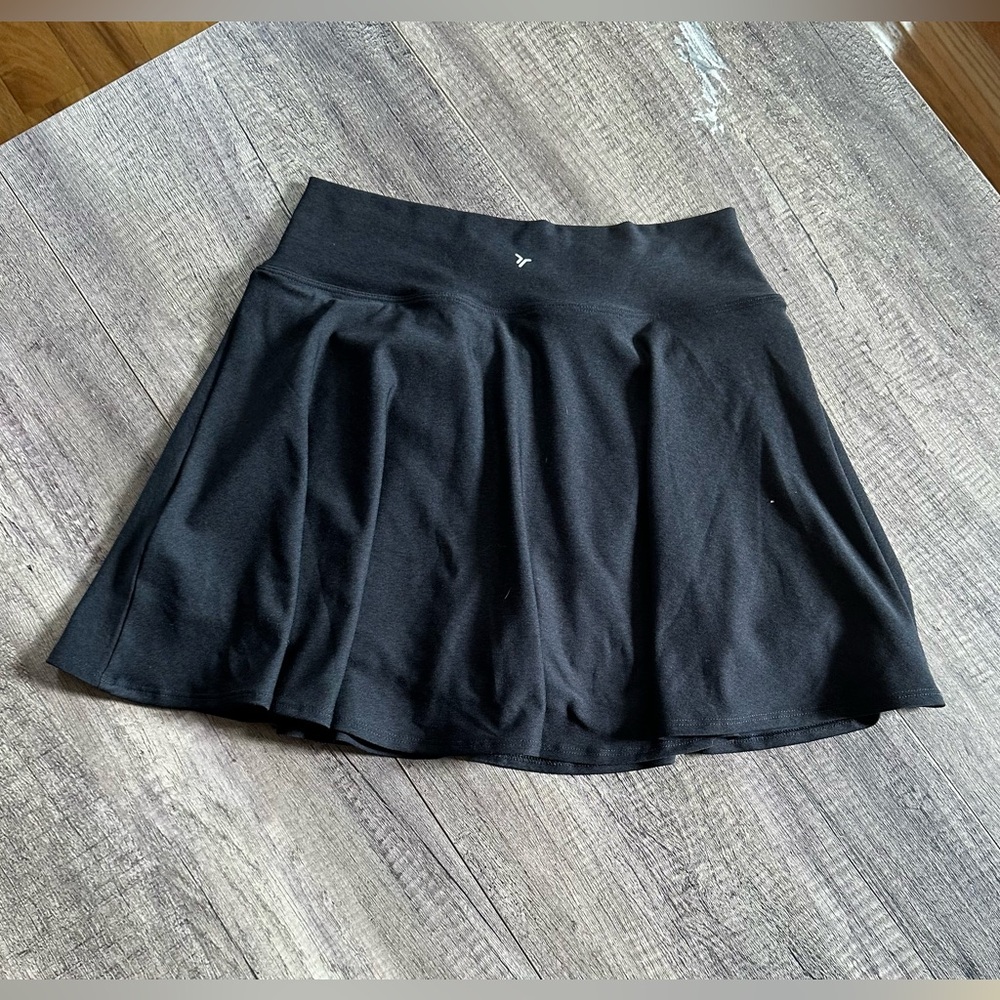 Old Navy Active Cloud+ Go Dry Skort in black. Medium. Perfect condition! - Picture 2 of 7